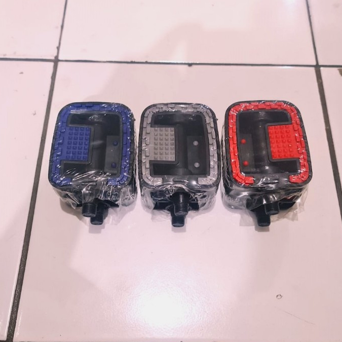Pedal Sepeda / Pedal / Pedal Sepeda MTB / Pedal As Besar Warna Kotak Merk Atlantis MTB Lipat