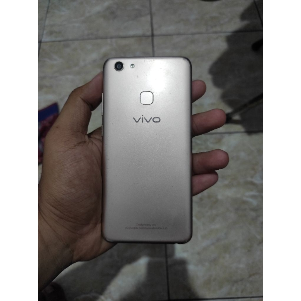 Vivo V7 Plus Second