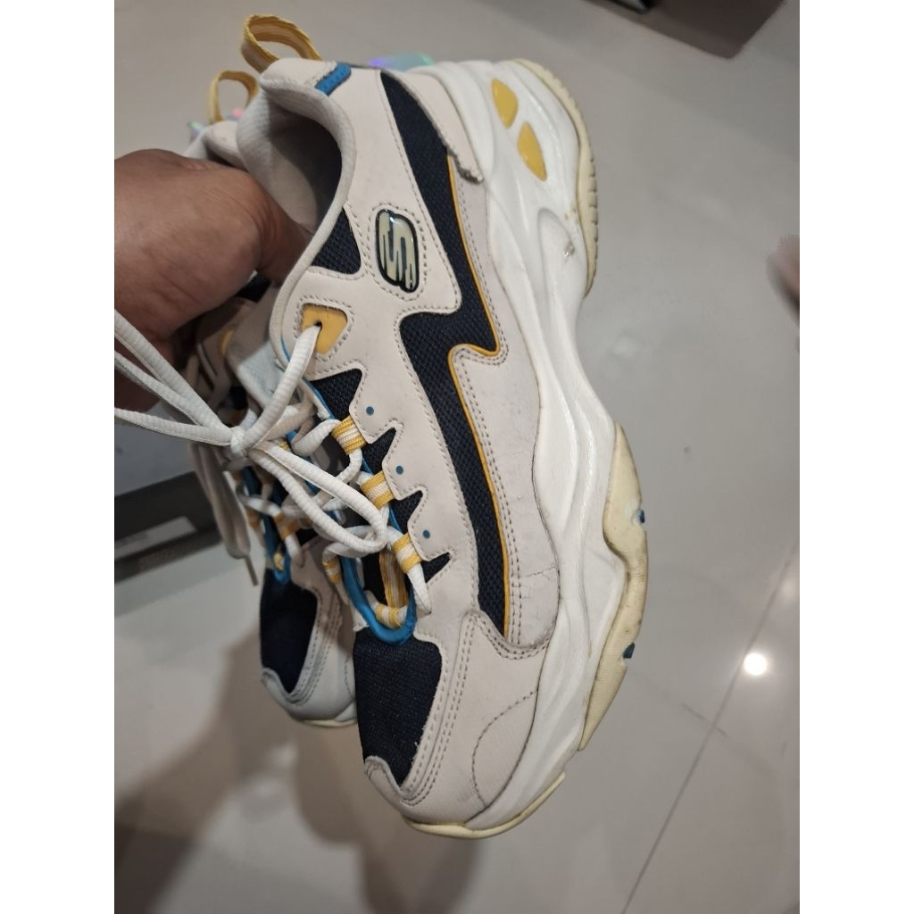 sepatu skecher