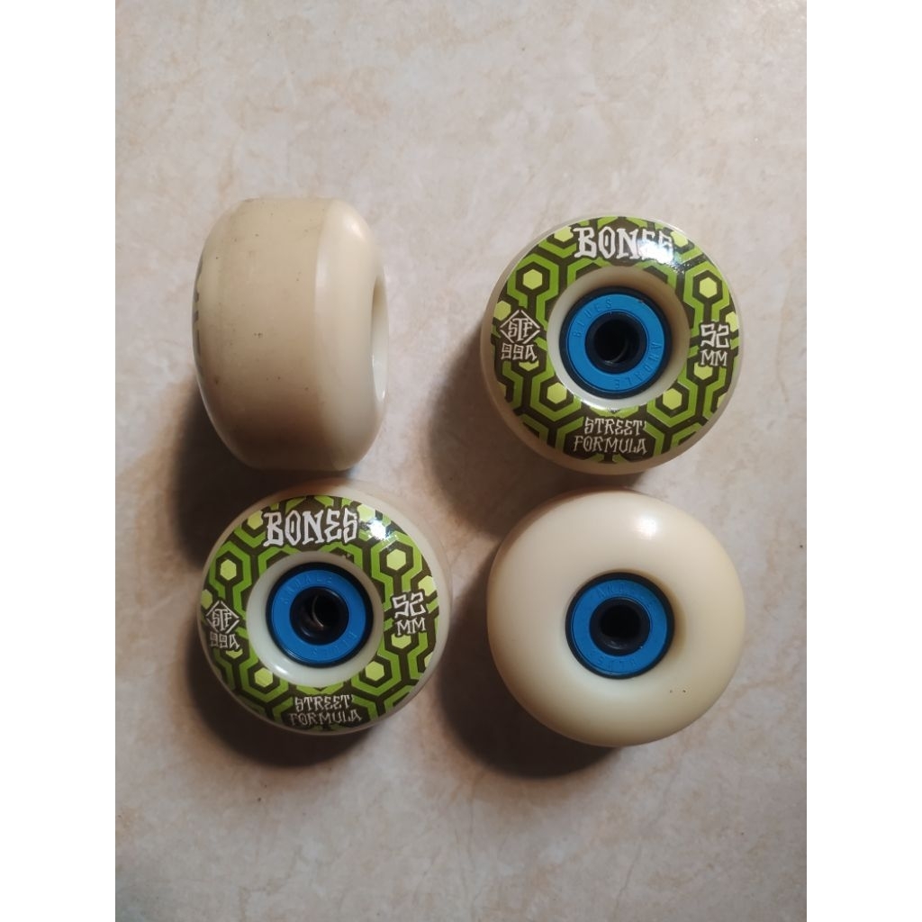 Skateboard Wheels Bones STF + bearing Andale
