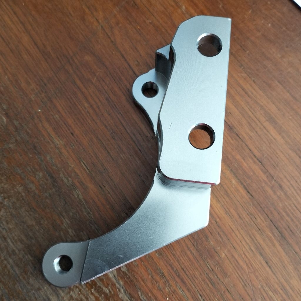 breket kaliper 2p axial 1pin kanan buat tabung shock RT stage Mio disc 220mm