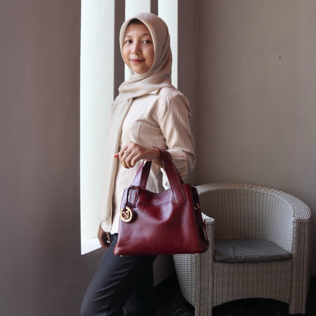 Tas Selempang Wanita Kulit Sapi Asli Berkualitas Valiant Leather LEA (1619) Sling Bag