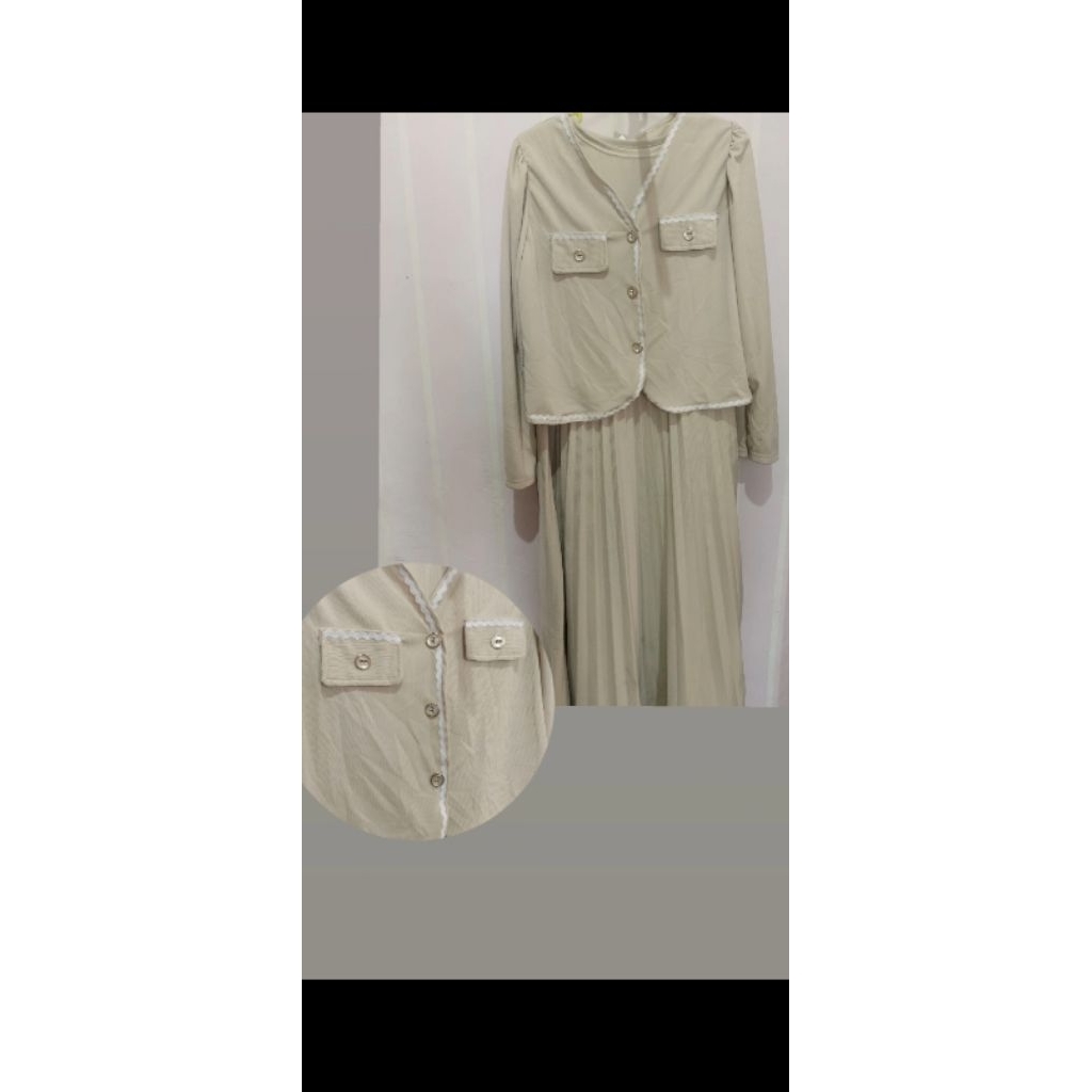 dress merah elegan
