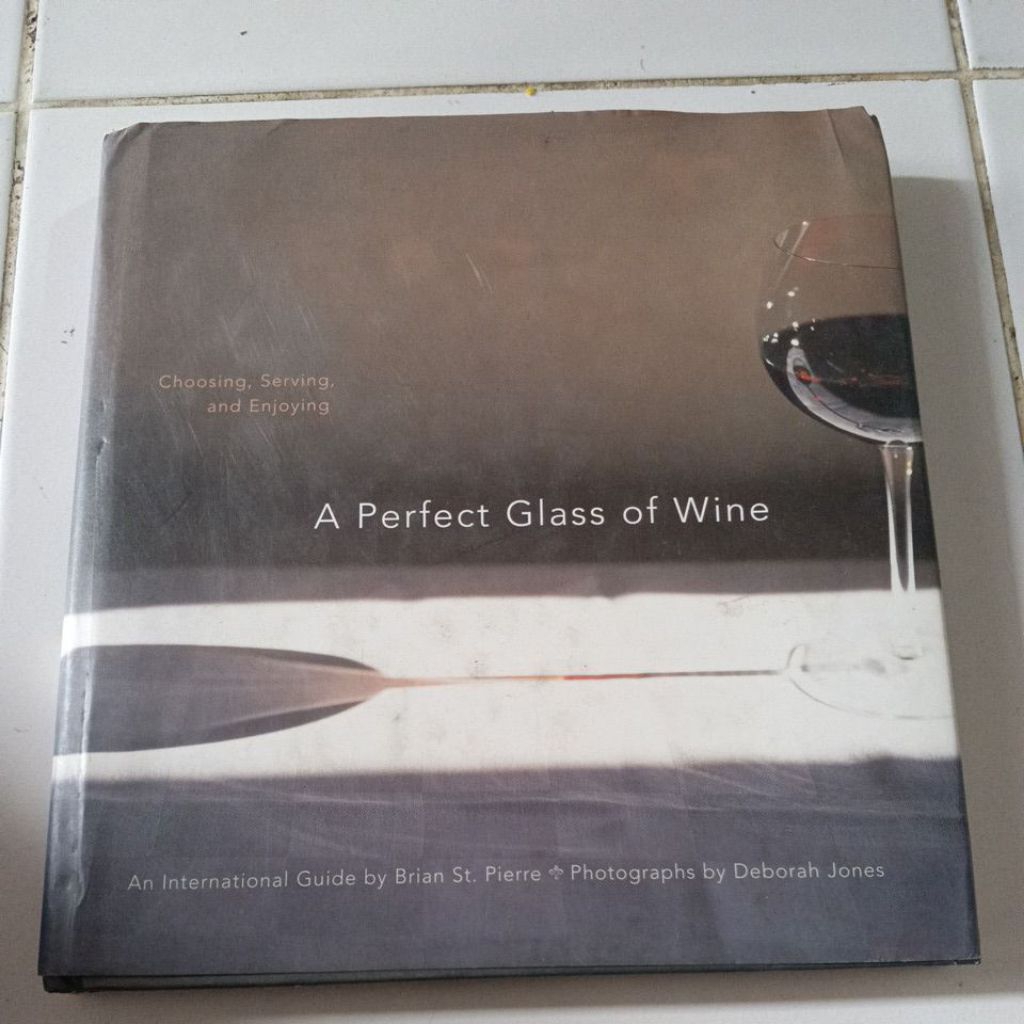 BUKU A PERFECT GLASS OF WINE