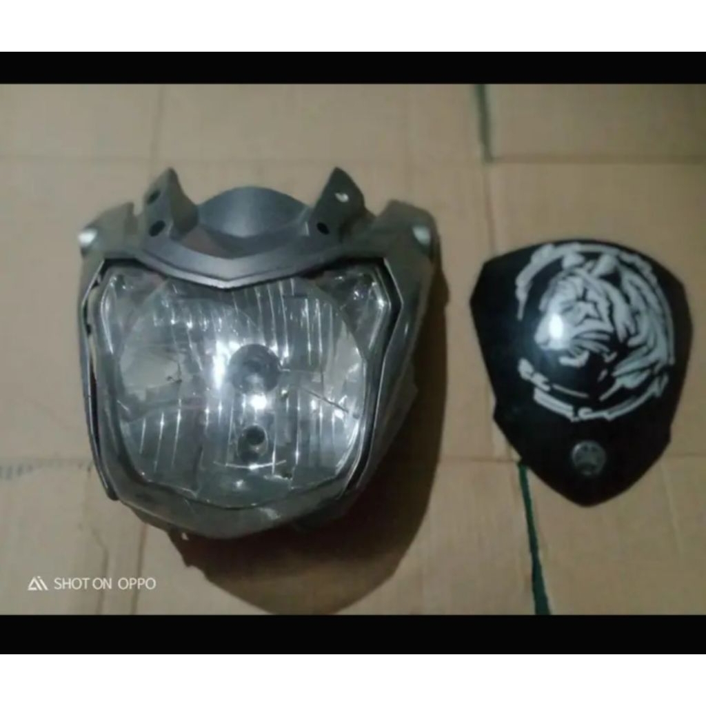 COVER BATOK HEADLAMP DEPAN ORIGINAL YAMAHA VIXION NEW NVA 2014