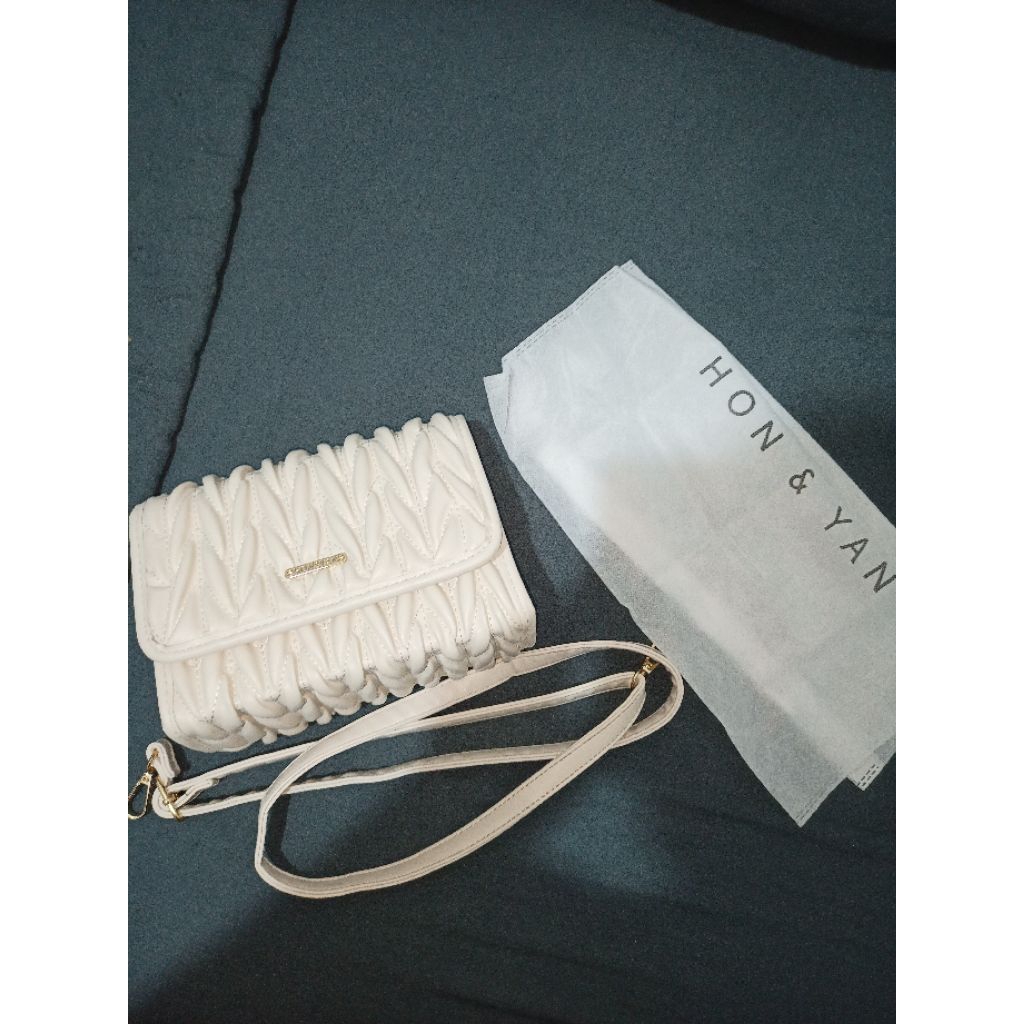 TAS SALEMPANG WANITA HON & YAN BEIGE