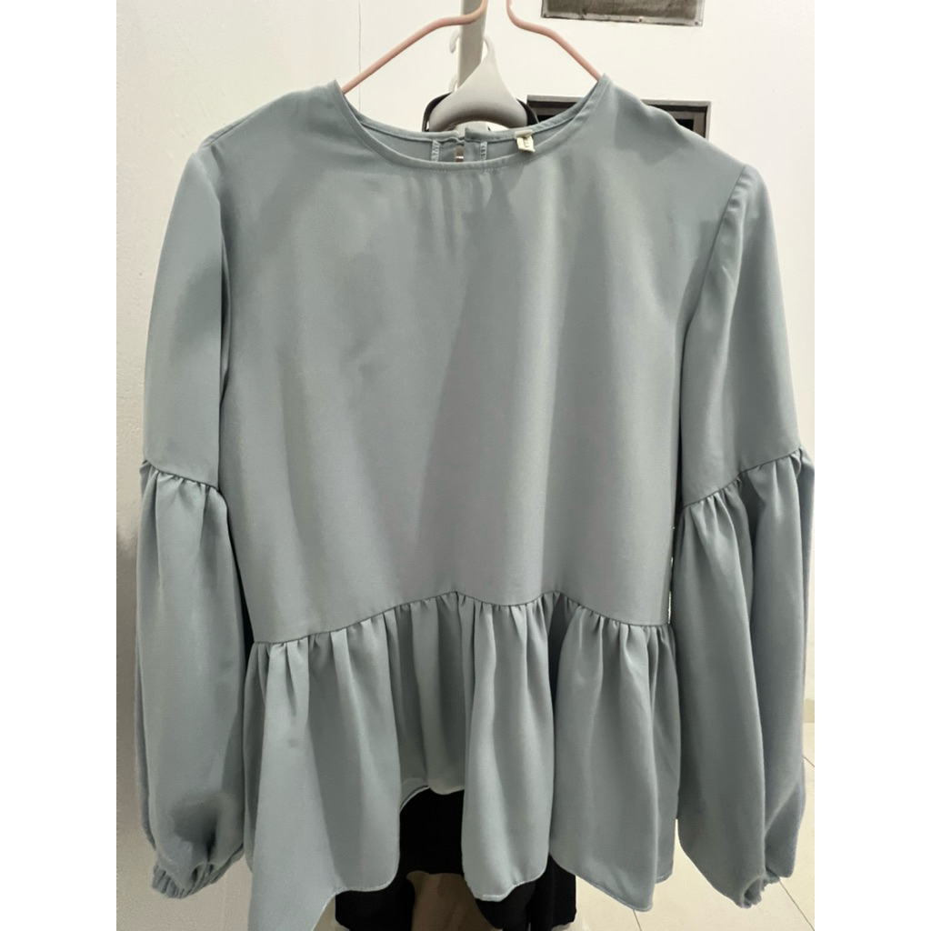 (preloved) Vanilla Hijab Blouse