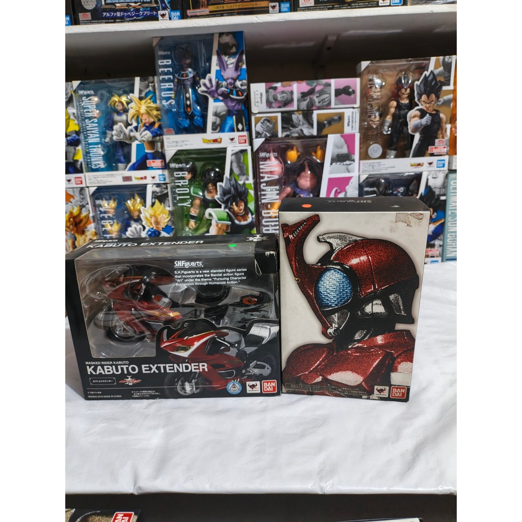 SHF S.H.Figuarts SS - Masked Rider Kabuto & Kabuto Extender
