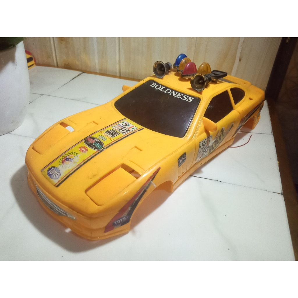 Mobil rc body hard sedan 1/16 bahan body propo
