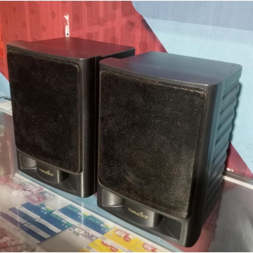 sepasang speaker Samsung 4 inch 2 way bekas copotan radio tape compo suara oke