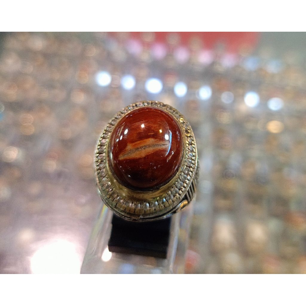 Cincin Batu fosil kelor merah (Natural)