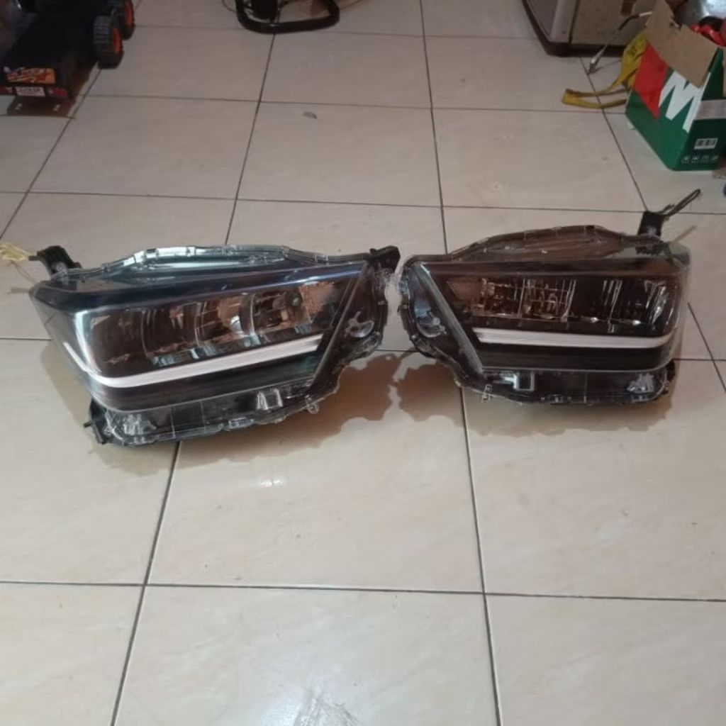 headlamp ayla /agya 2023