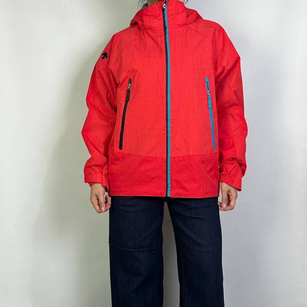 Jaket Gunung Wanita Descente size fit S (seperti baru) 100% original 290426K