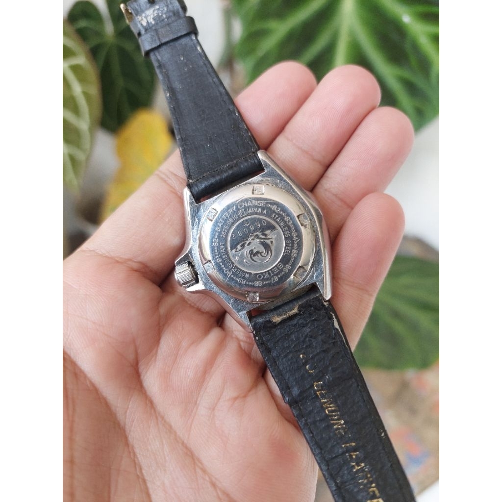 seiko vintage diver quartz