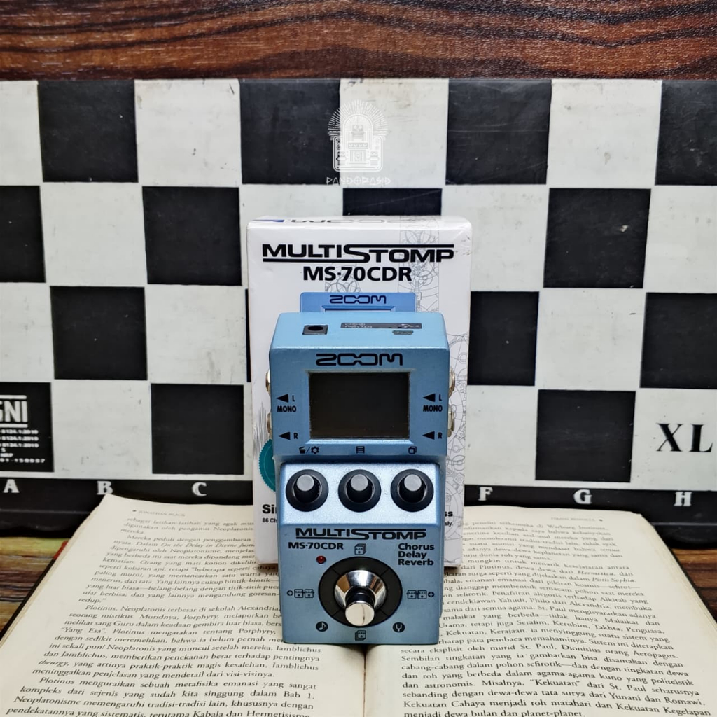 ZOOM MultiStomp MS70CDR Chorus Delay Reverb