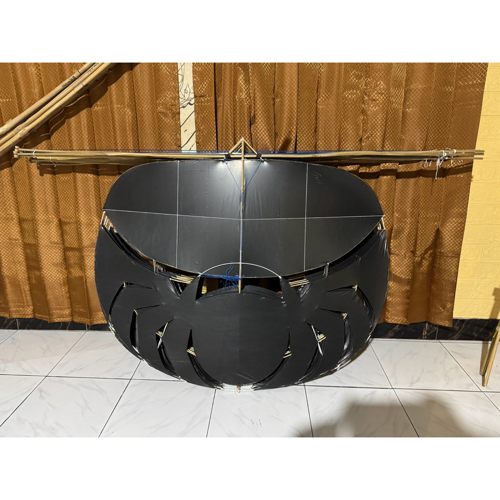 Layangan Spider sayap 110 meter sudah diseting