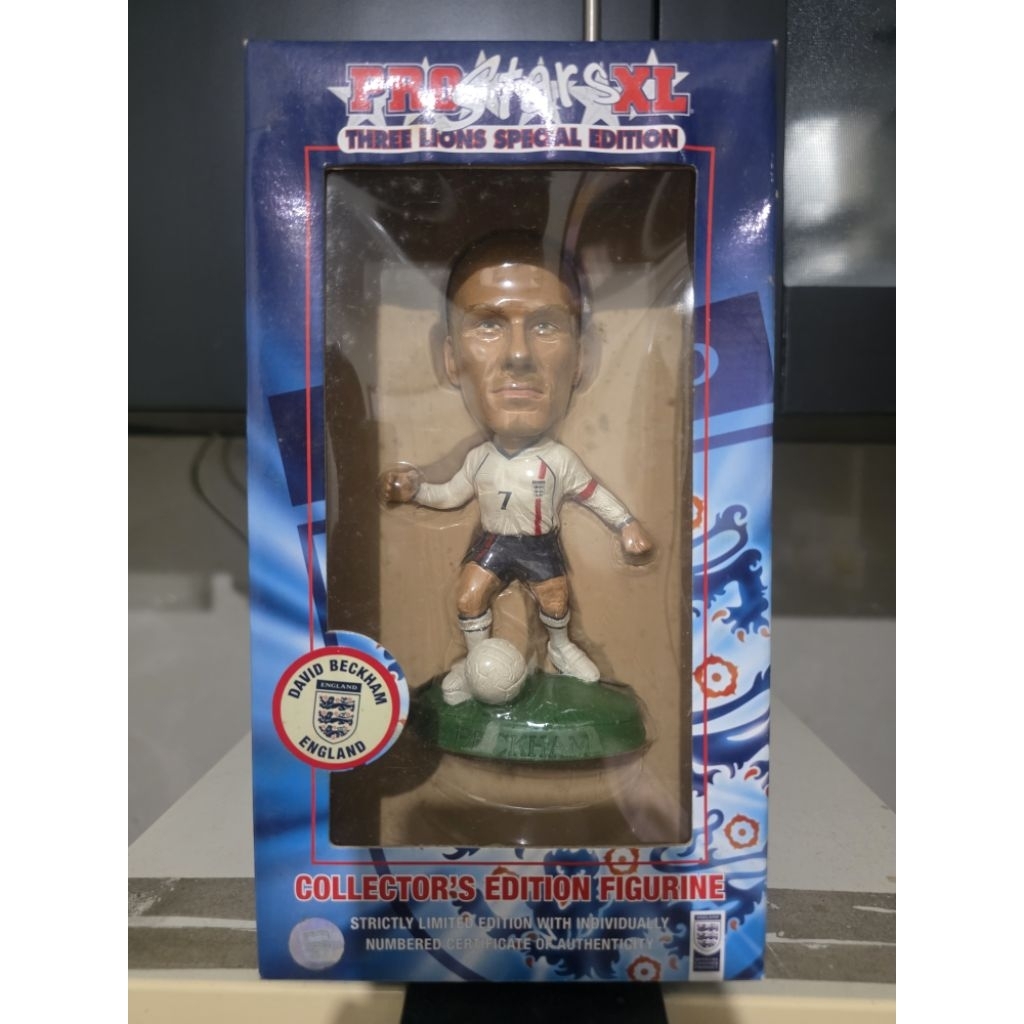 CORINTHIAN PROSTARS BECKHAM ENGLAND XL - PATUNG BOLA