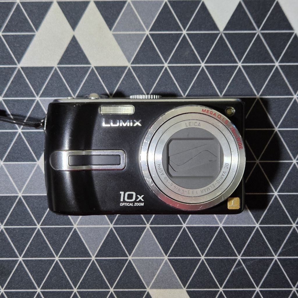 LUMIX DMC-TZ3
