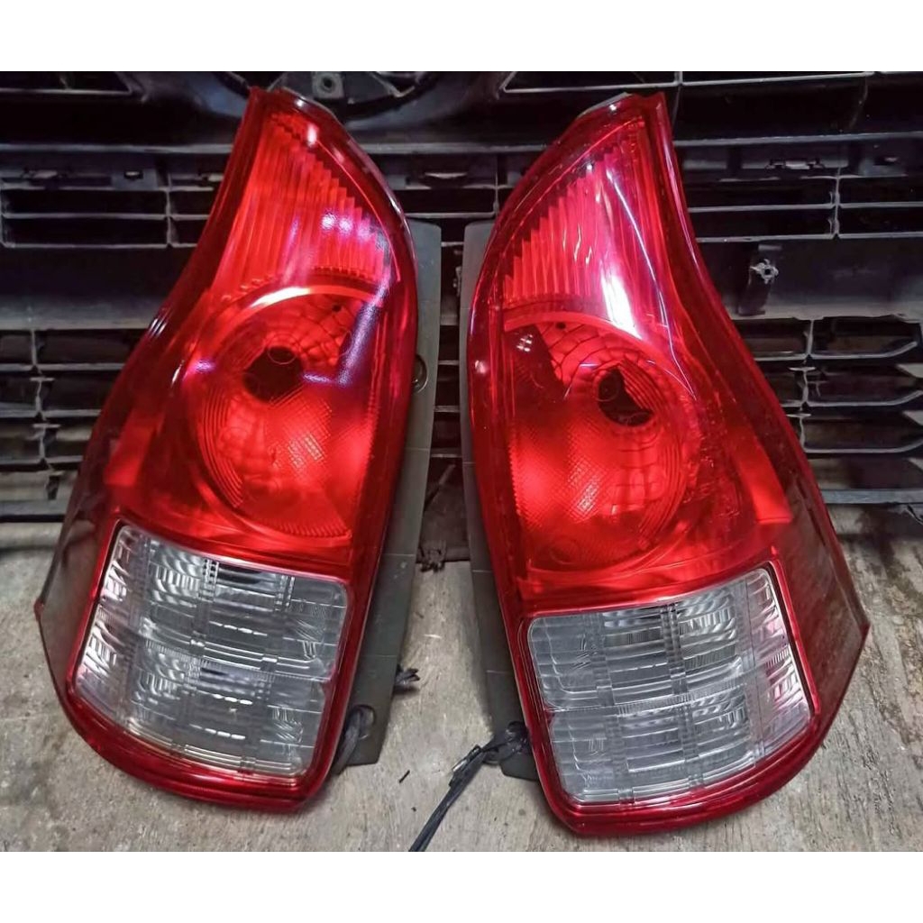 STOPLAMP LAMPU BELAKANG TOYOTA AVANZA XENIA 2012-2015 ORIGINAL