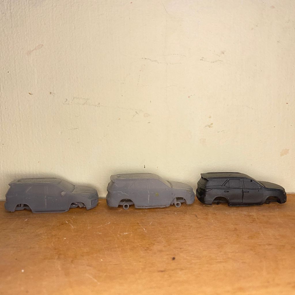 Miniatur Fortuner 1:87