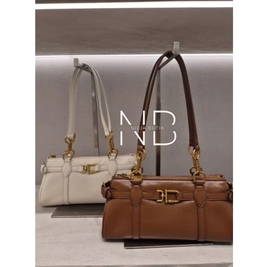 Tas ck bahu elongated metallic accent gwynne