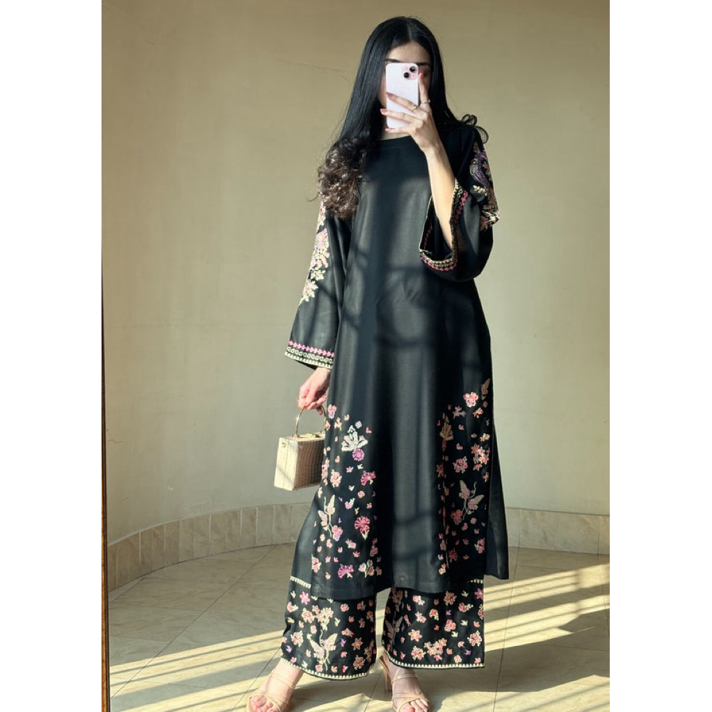 Black kurti pakistan