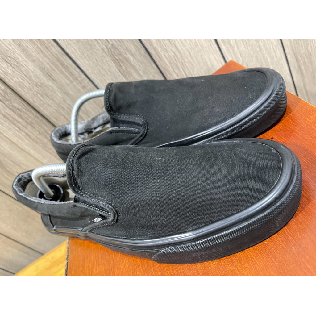 SEPATU VANS FULL BLACK SZ 44