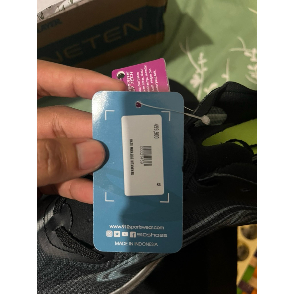 (link Co) sepatu nineteen