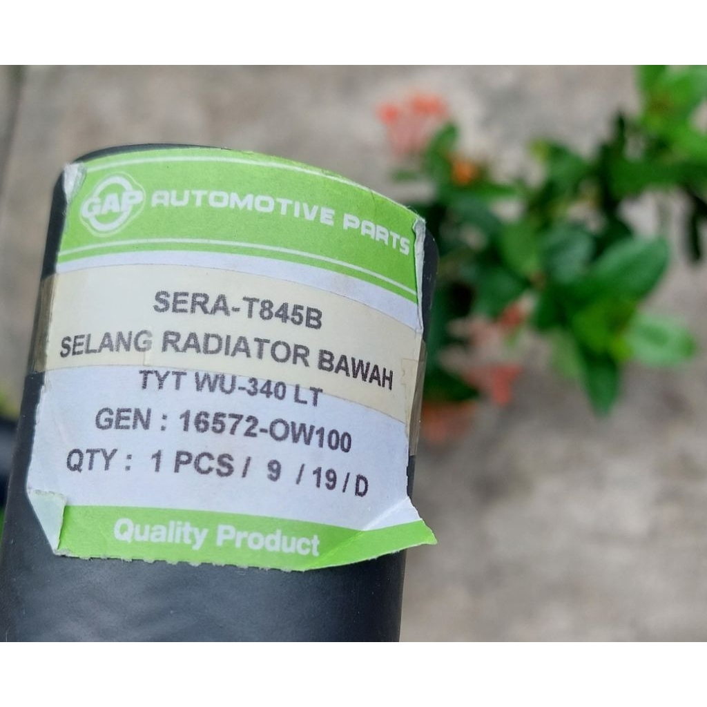 Selang Radiator Bawah Toyota Dyna Saurus Hino Dutro Ht