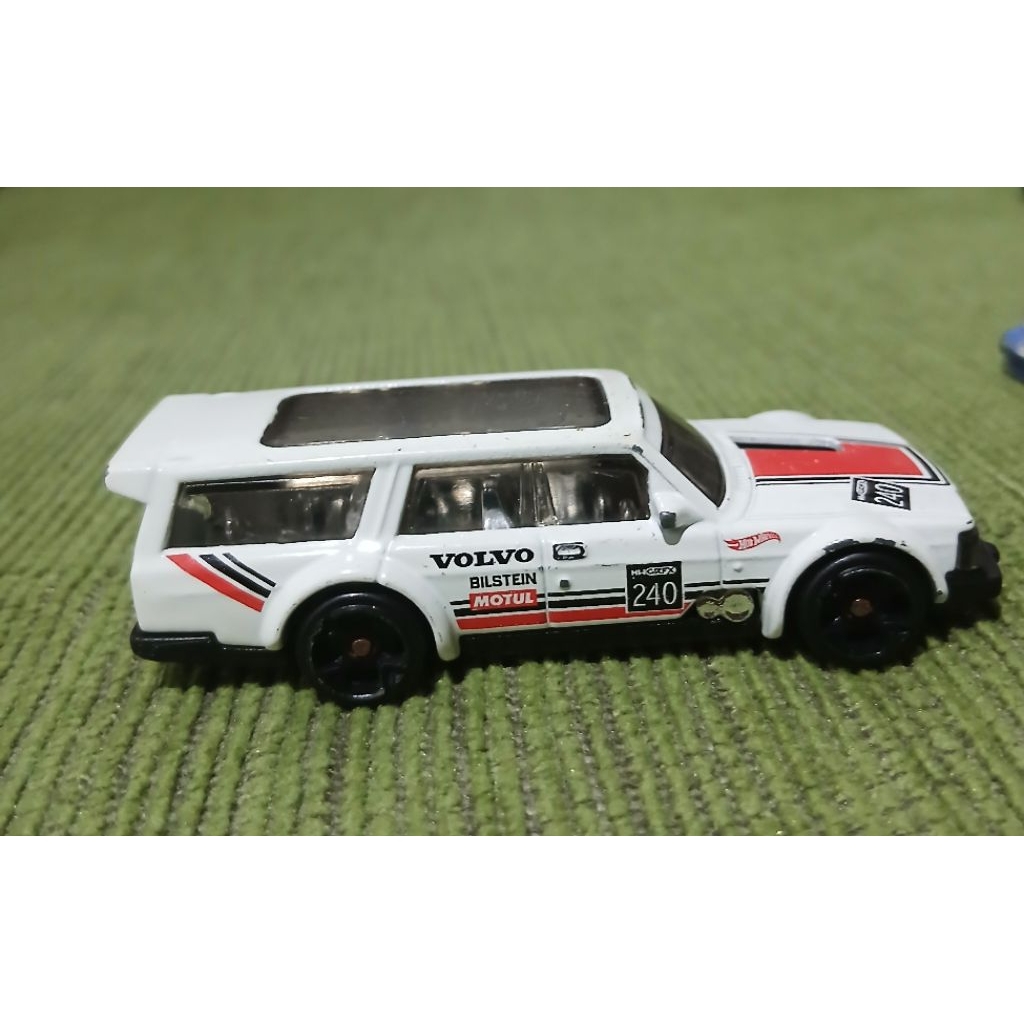 Hotwheels VOLVO 240  DRIFT WAGON