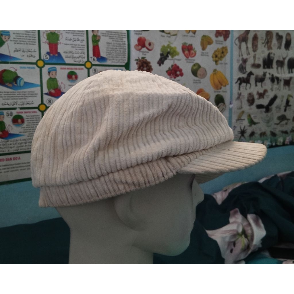 Topi Corduroy - Model Newsboy Cap