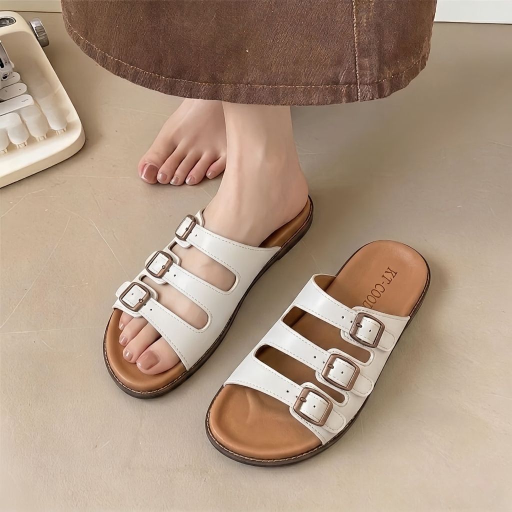 SUNNY SHOES Sandal Wanita Rumah Slippers Kulit Sintetis PVC Gesper Tiga Strap Tali Awet & Nyaman