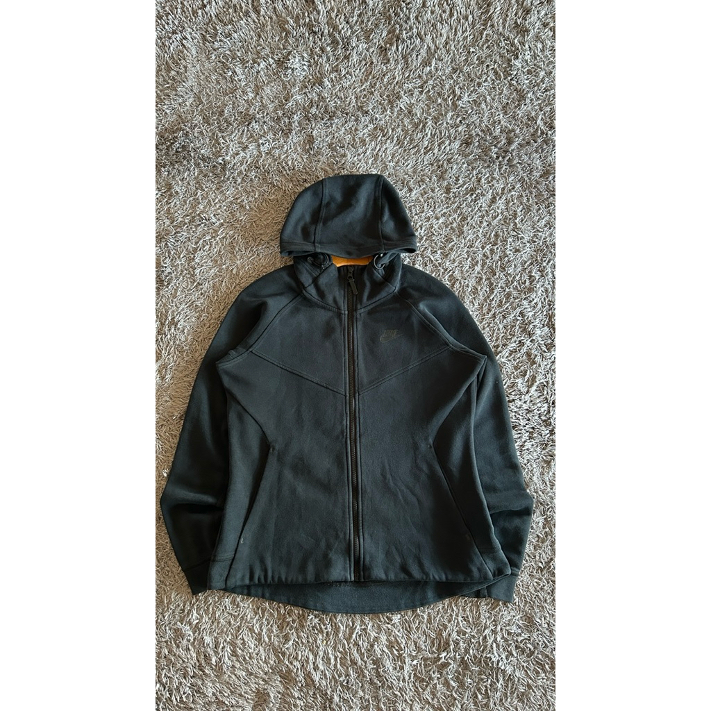 jaket Nike tech