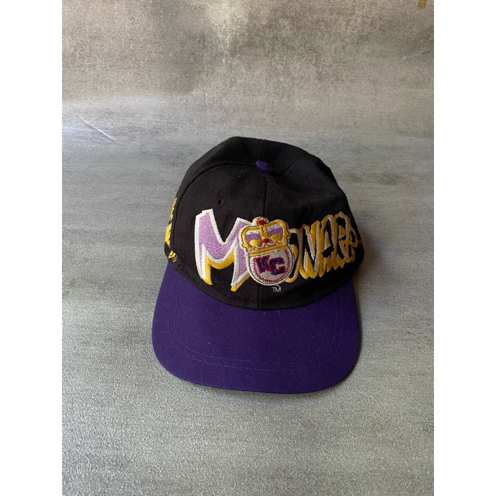 TOPI VINTAGE MLB MONARCH KANSAS CITY RARE