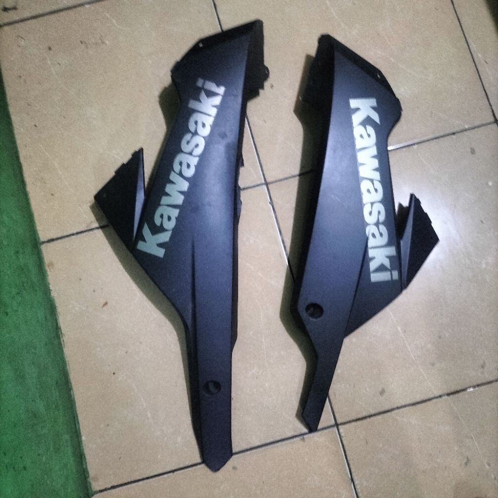 Undercowl cover mesin Kawasaki ninja 250 fi injeksi original copotan