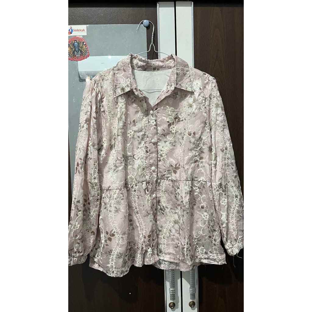 blouse brukat preloved