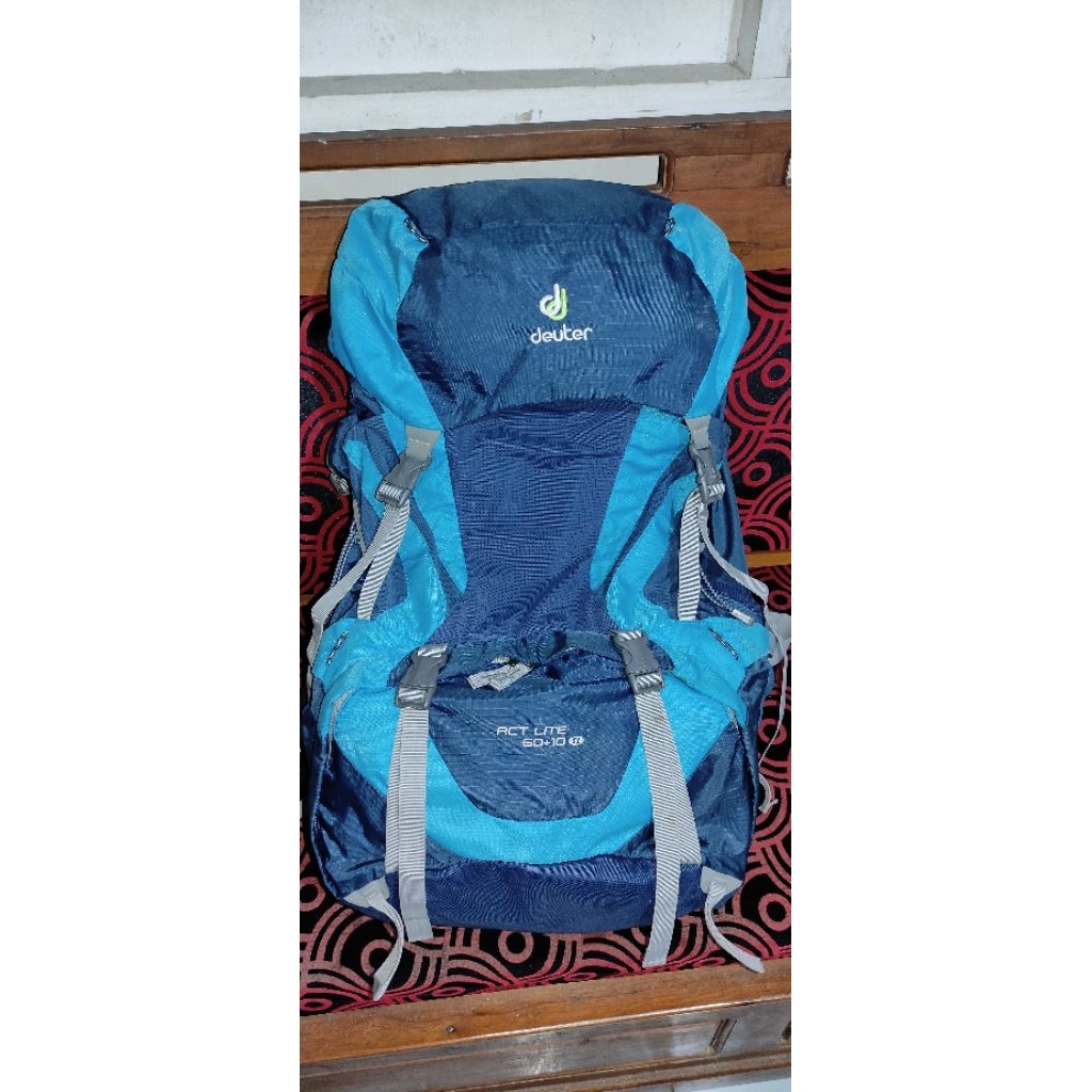 DEUTER ACT LITE 60+10 SL