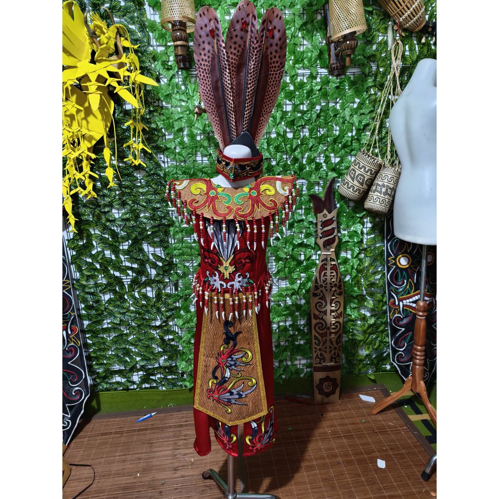 baju adat Dayak anak Kalteng fullset