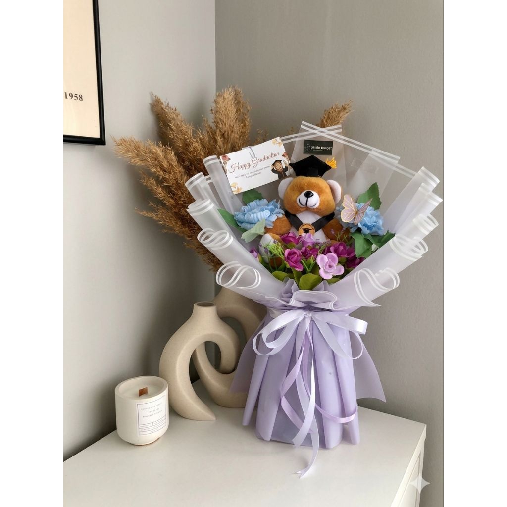 Buket wisuda Bunga + Boneka Wisuda | Free Kartu Ucapan | Buket Hadiah Kelulusan Pacar Teman
