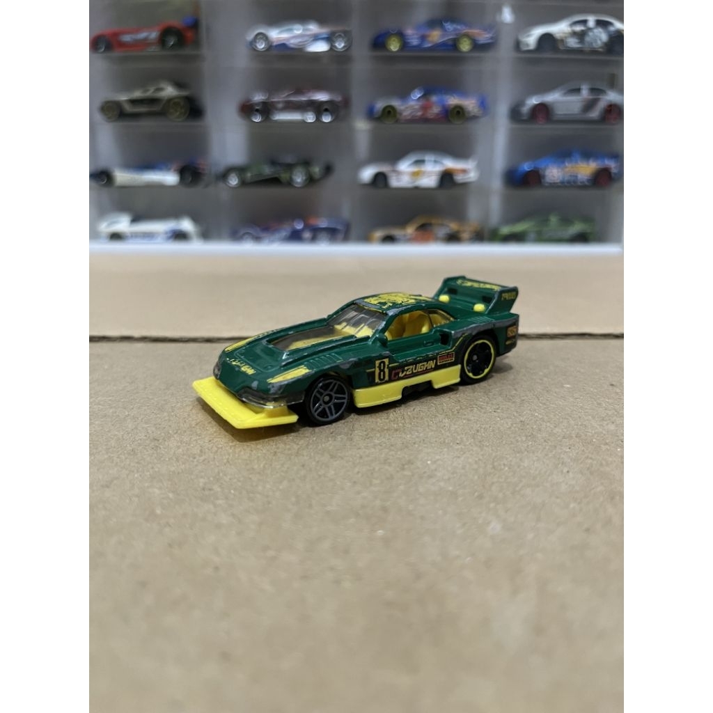 Hot wheels gt-scorcher hijau kuning