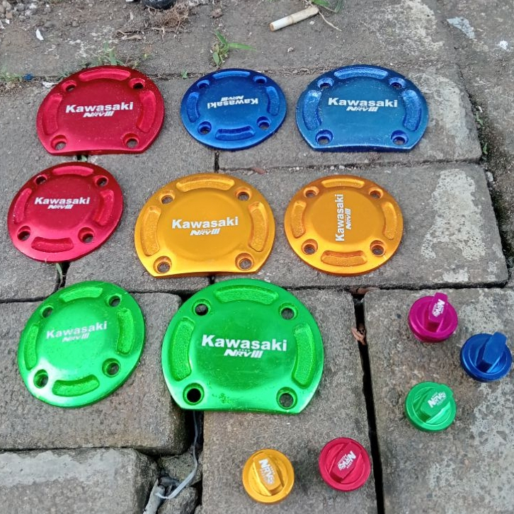 Cover Tutup mesin Ninja 2 tak (versi murah)Baut Tutup oli ninja R RR SS KSM