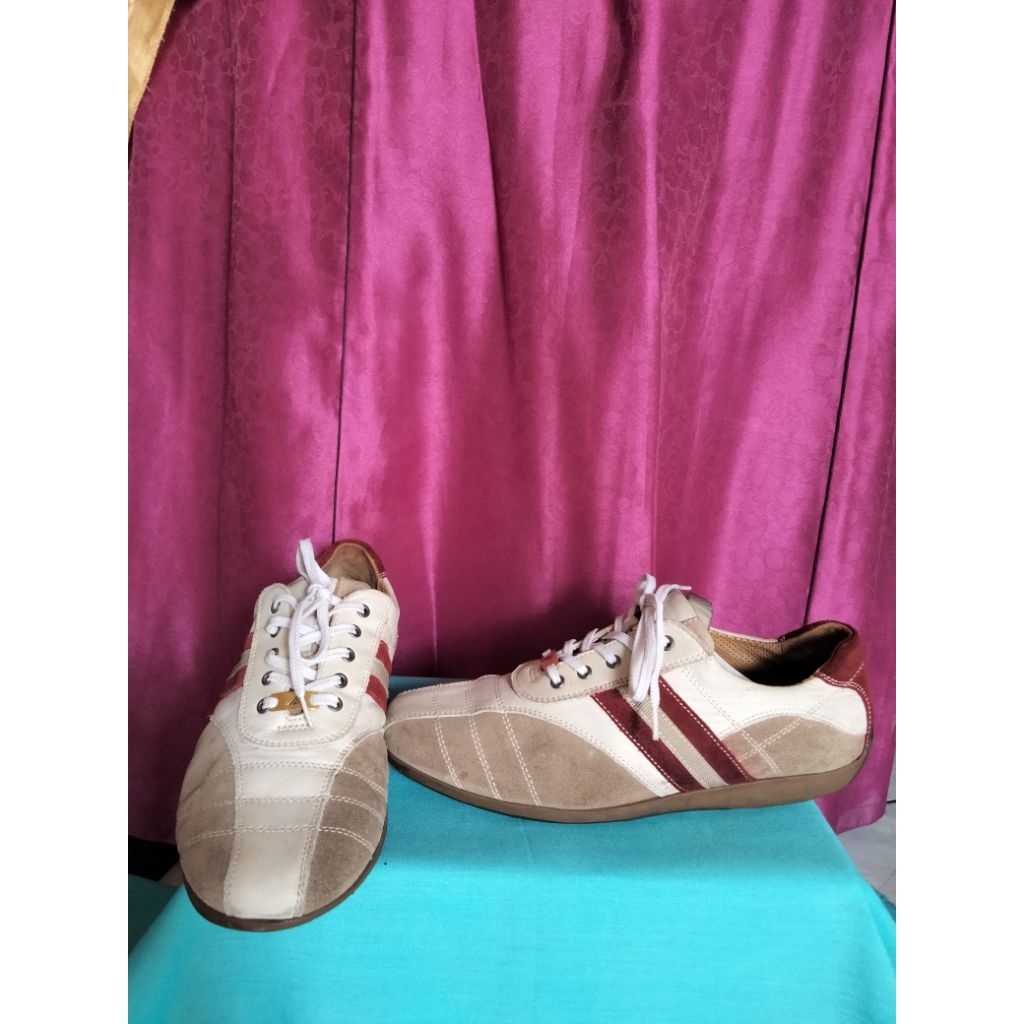 sepatu second branded