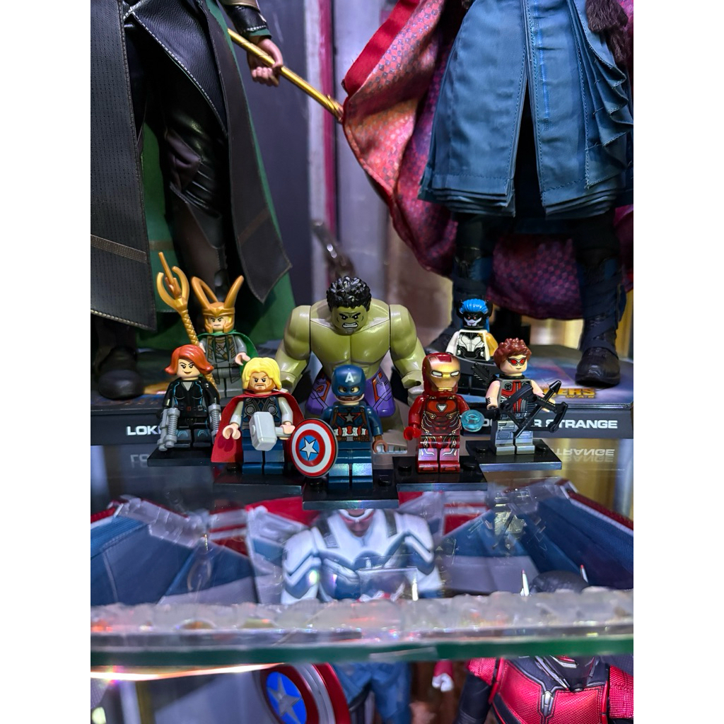Lego set Avengers + proxima midnight