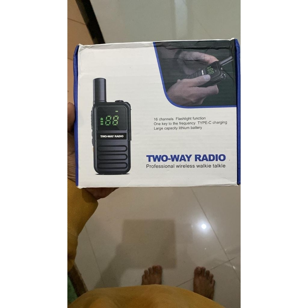WALKIE TALKIE MOTOROLA T82