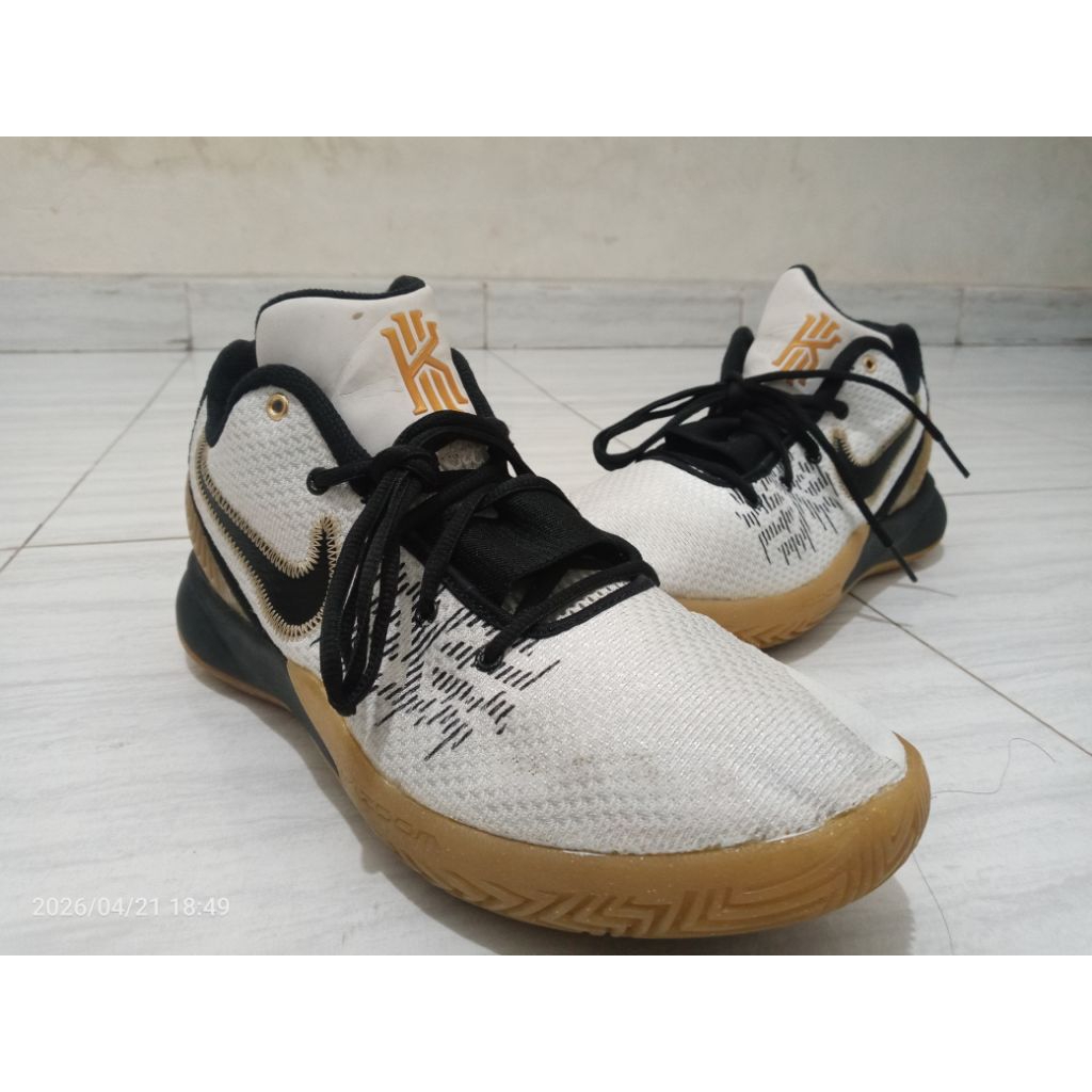 Kyrie Flytrap 2 EP 'Metallic Gold White'