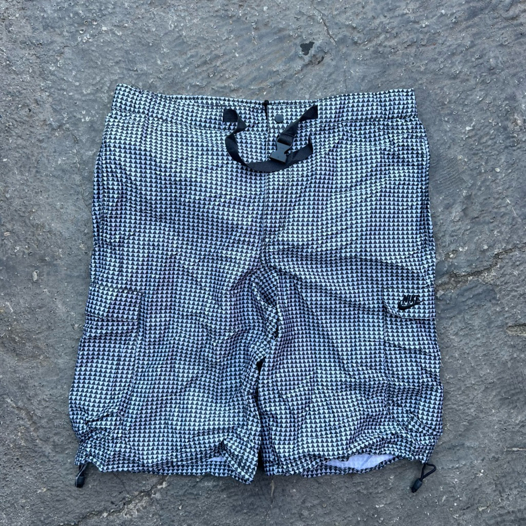celana pendek cargo nike