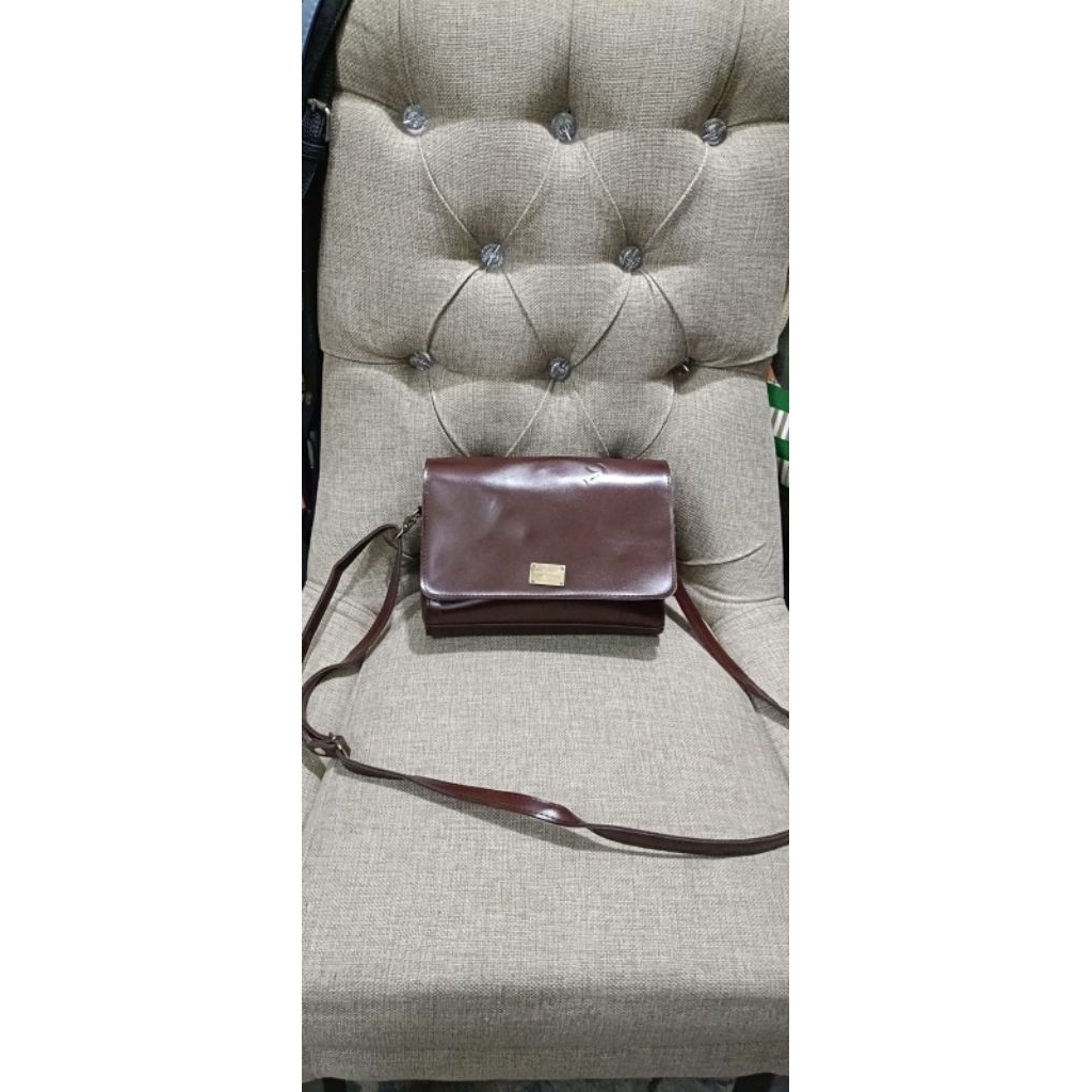 TAS SELEMPANG KULIT ASLI MAROON