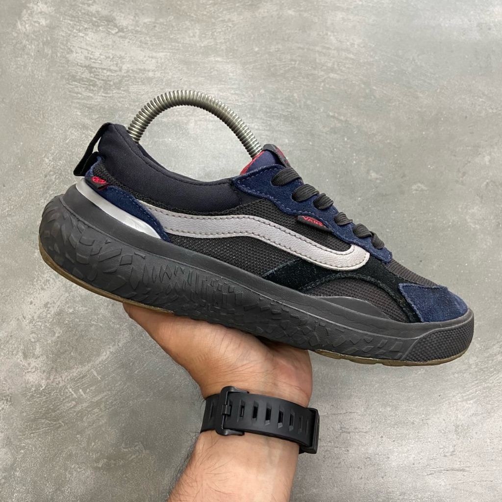 [Size 39] Rare Vans UltraRange Neo VR3 MTE Surf Essentials Black Navy Second Original Kondisi Mulus 