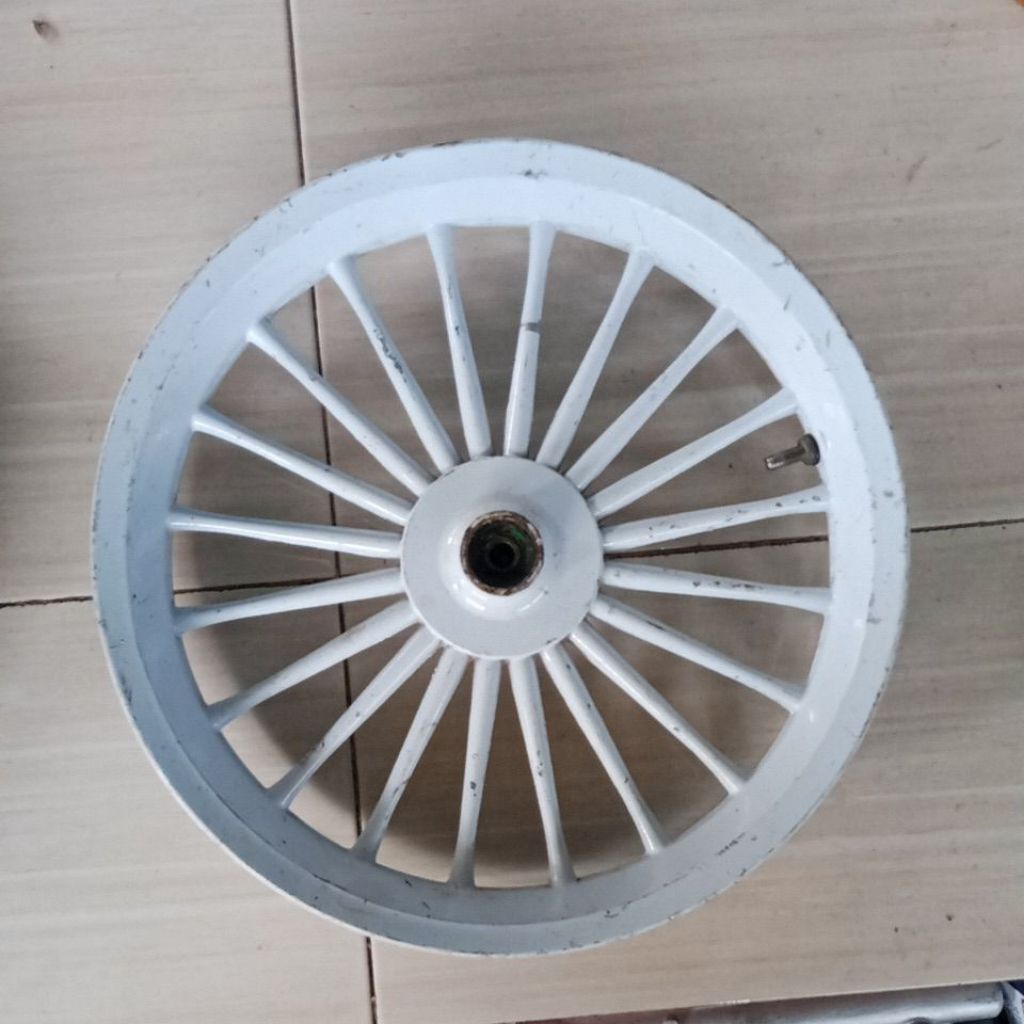 pelek velg depan bintang variasi Honda beat Scoppy Vario second copotan motor