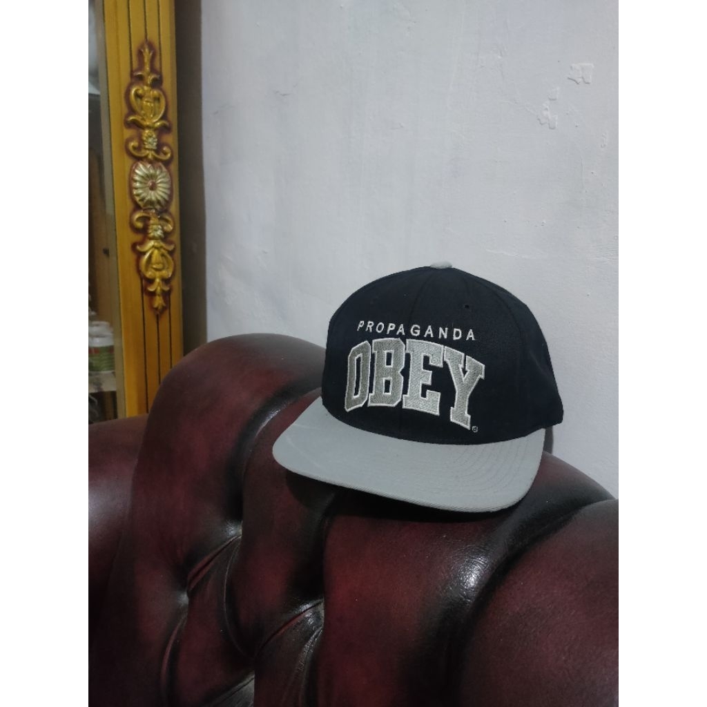 Topi Obey propaganda original